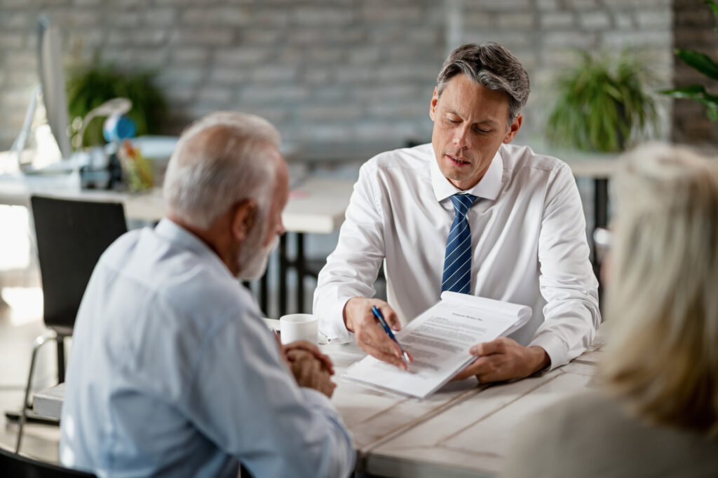 How to Settle a Car Accident Claim Without a Lawyer 2 when hiring a lawyer is recommended